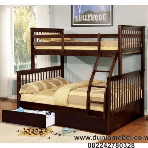 Tempat Tidur Tingkat Klasik